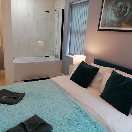Blok 3 -Jacuzzi Suites, Apartment & Ensuite Rooms Μπλάκπουλ Εξωτερικό φωτογραφία