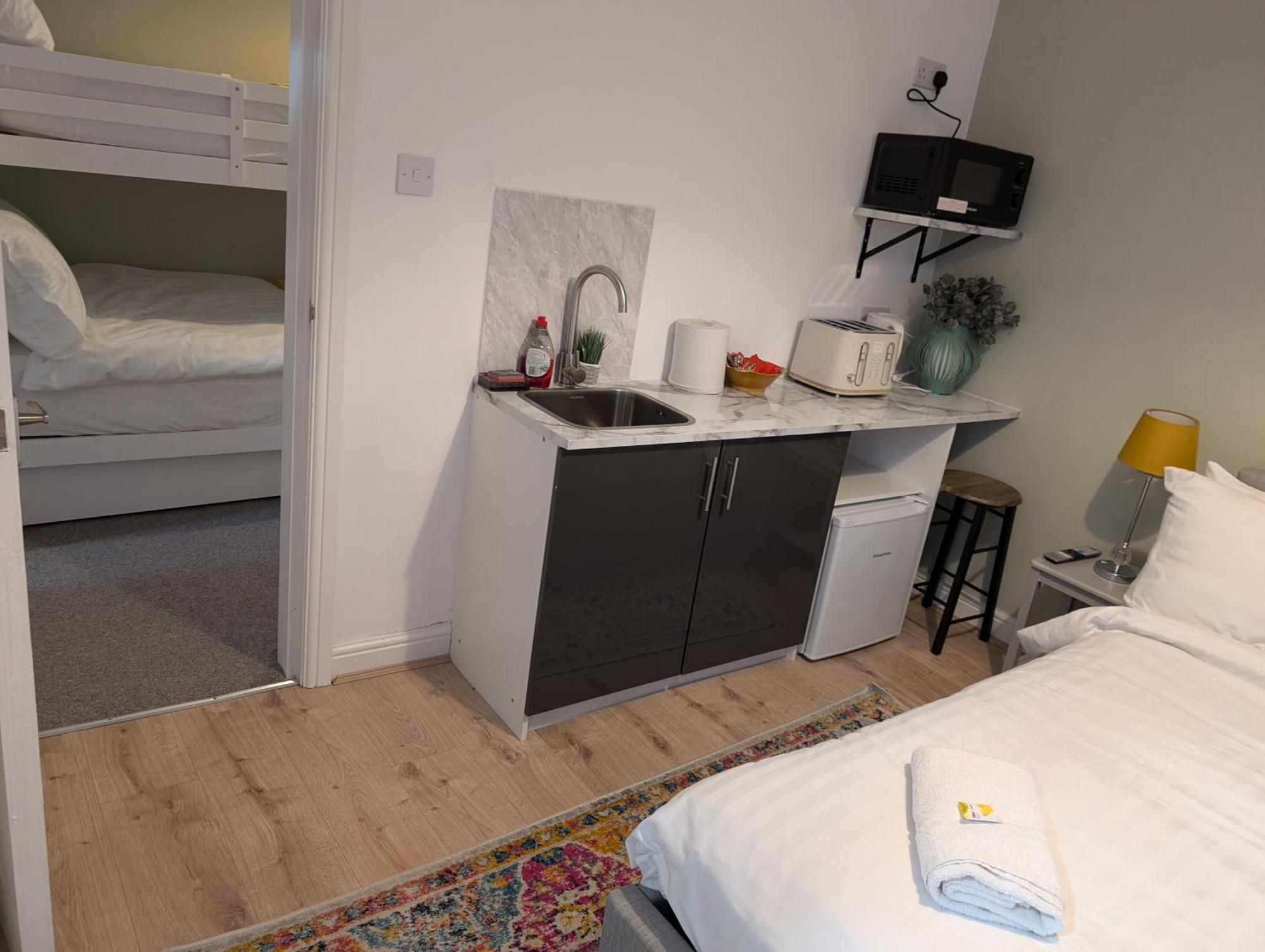 Blok 3 -Jacuzzi Suites, Apartment & Ensuite Rooms Μπλάκπουλ Εξωτερικό φωτογραφία